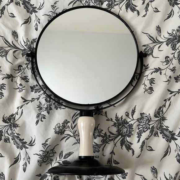 Makeup Mirror - Picture 1 of 3